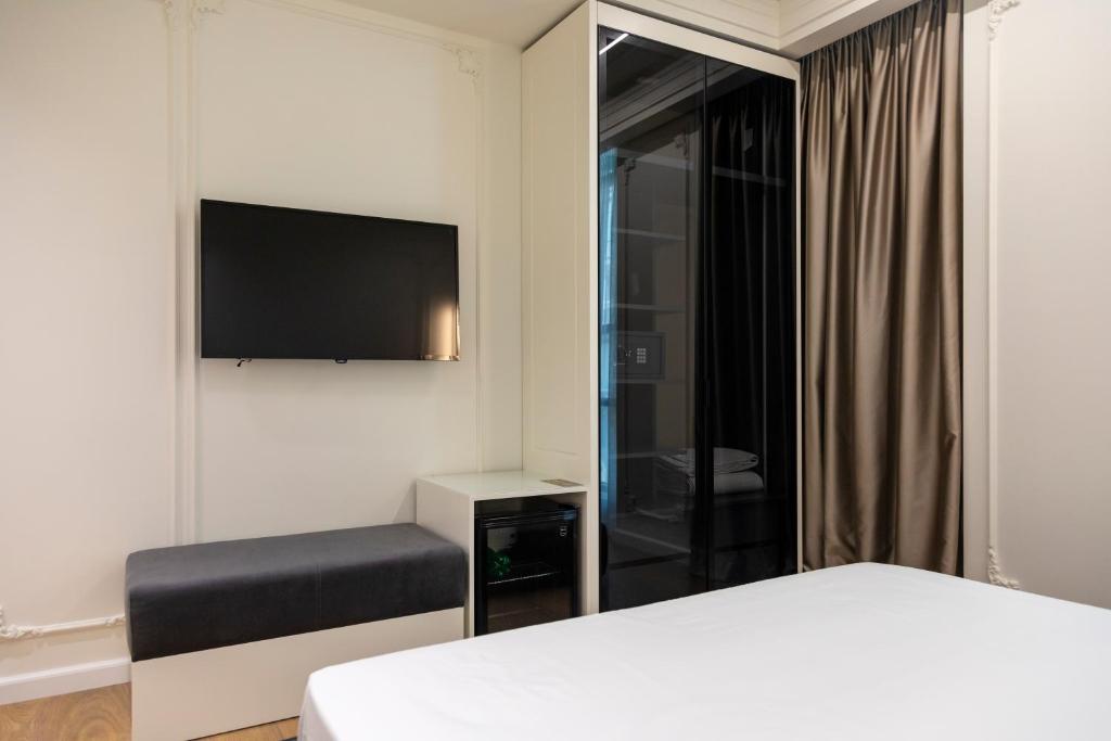 adorehotel